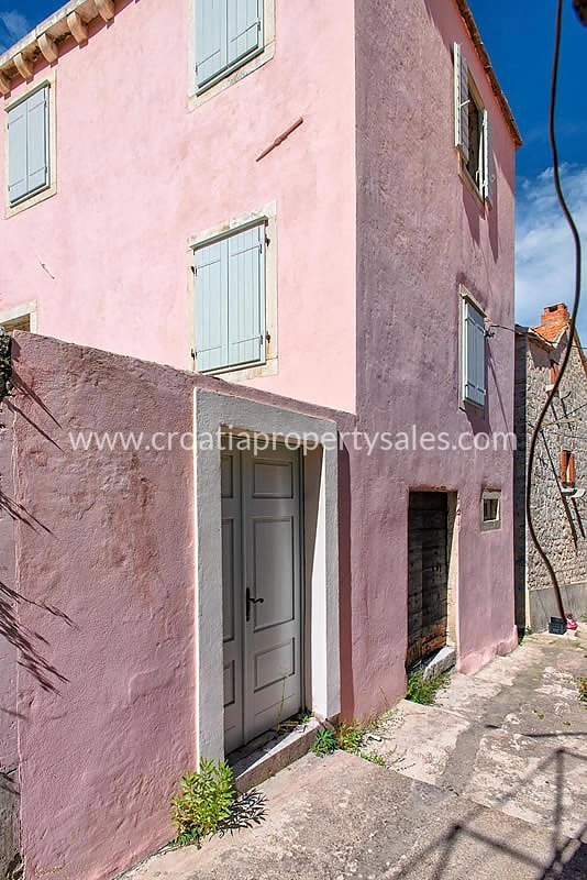 HVAR