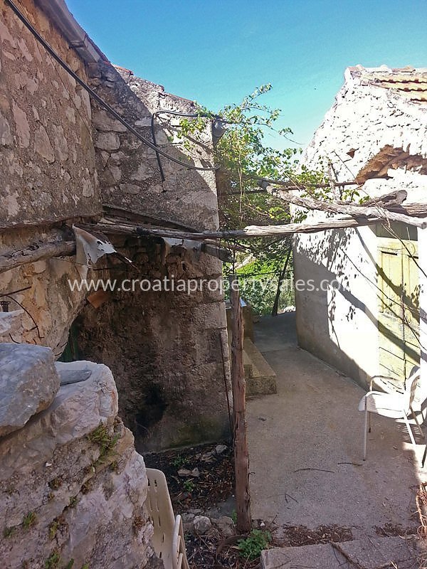 HVAR