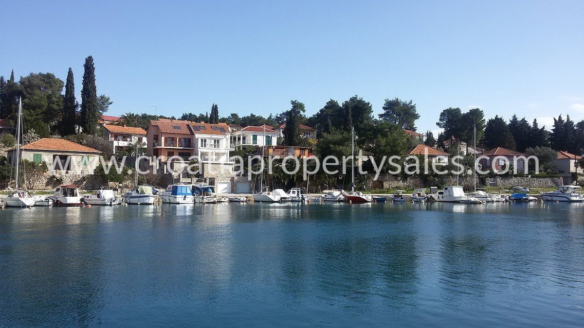 HVAR