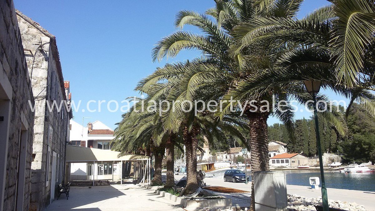 HVAR