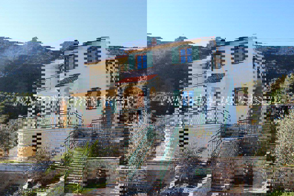 HVAR