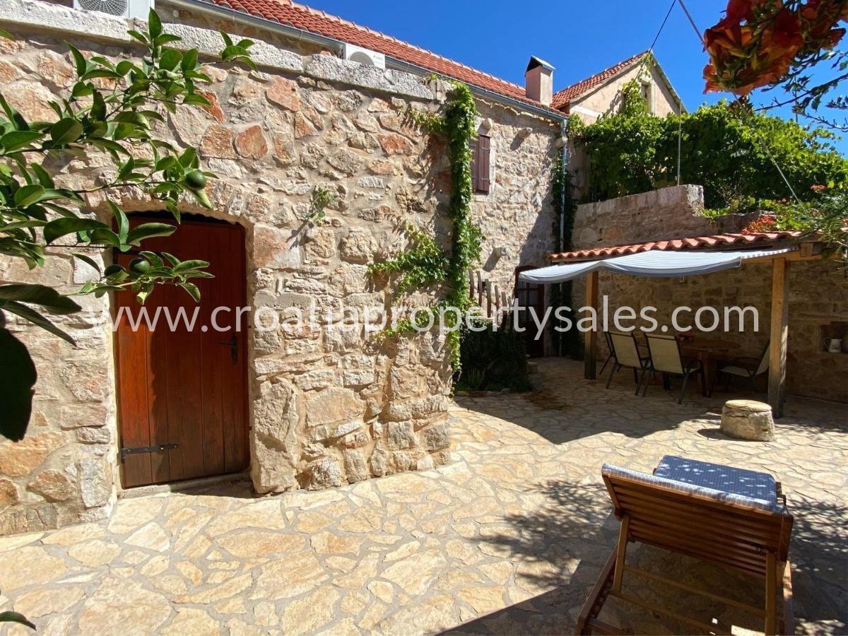 HVAR