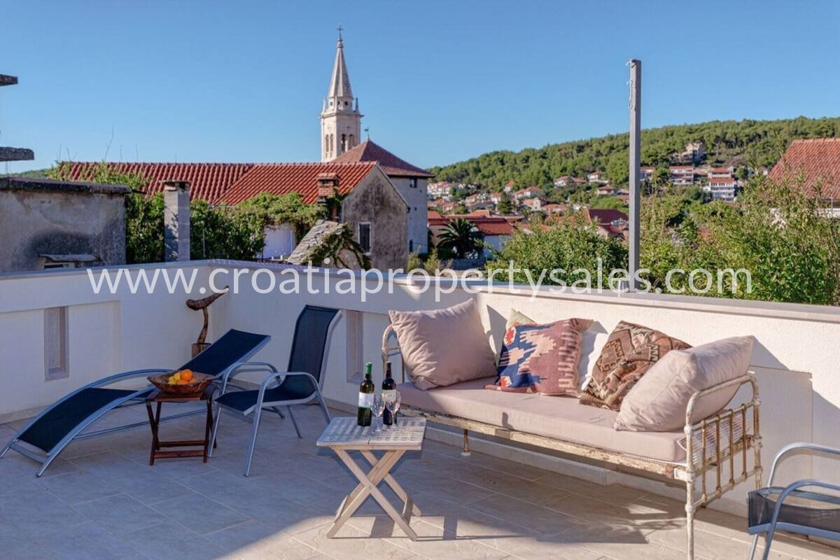 HVAR
