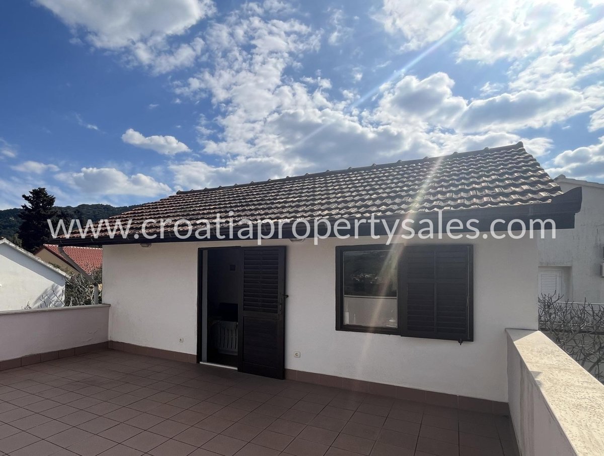 Дом HVAR, 375.000 €