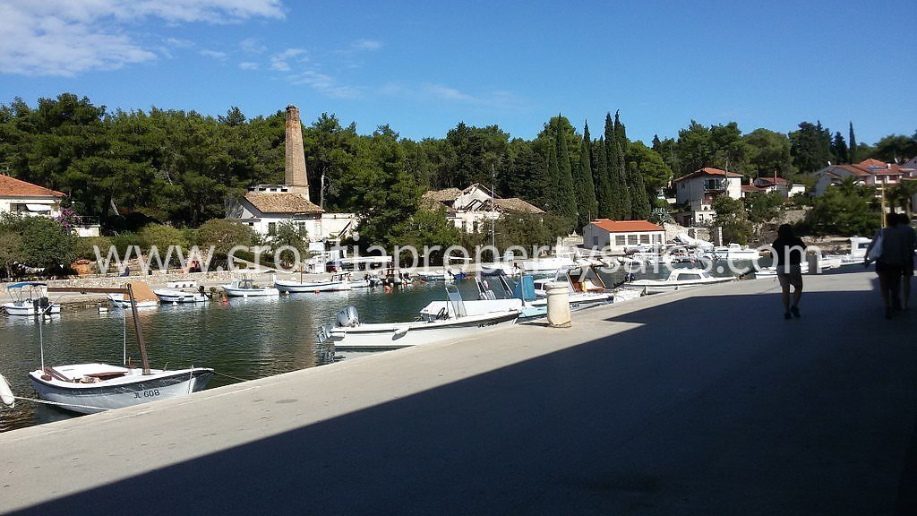 HVAR