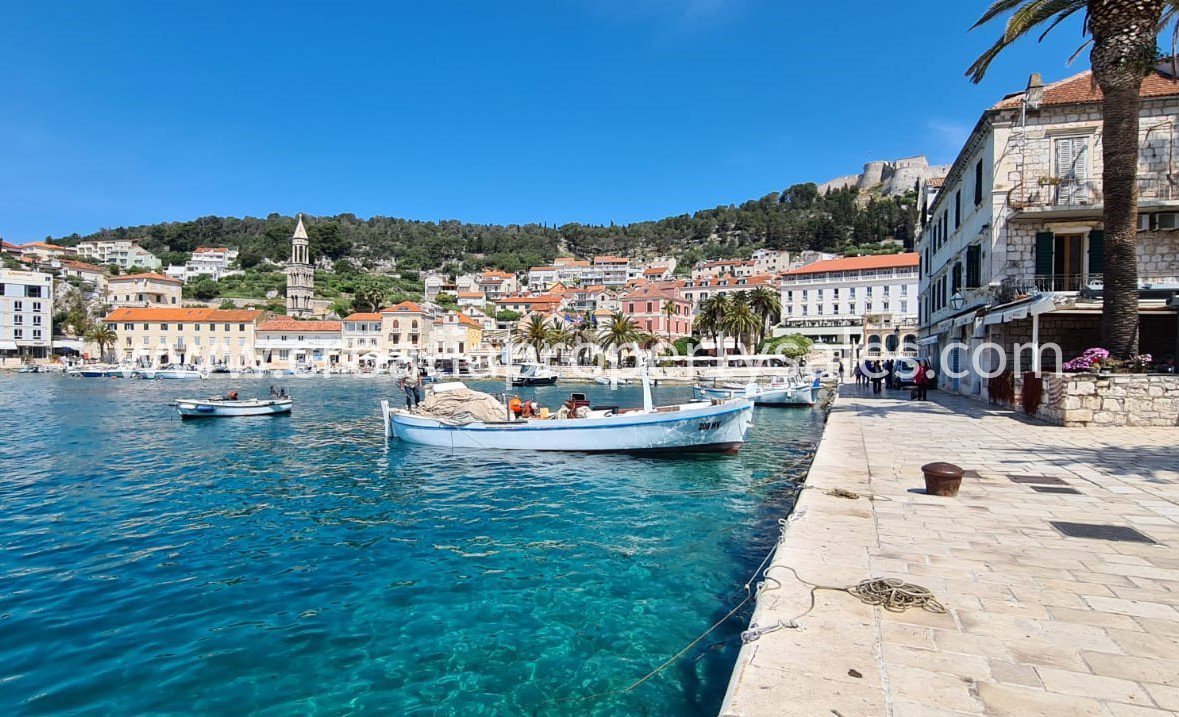 HVAR