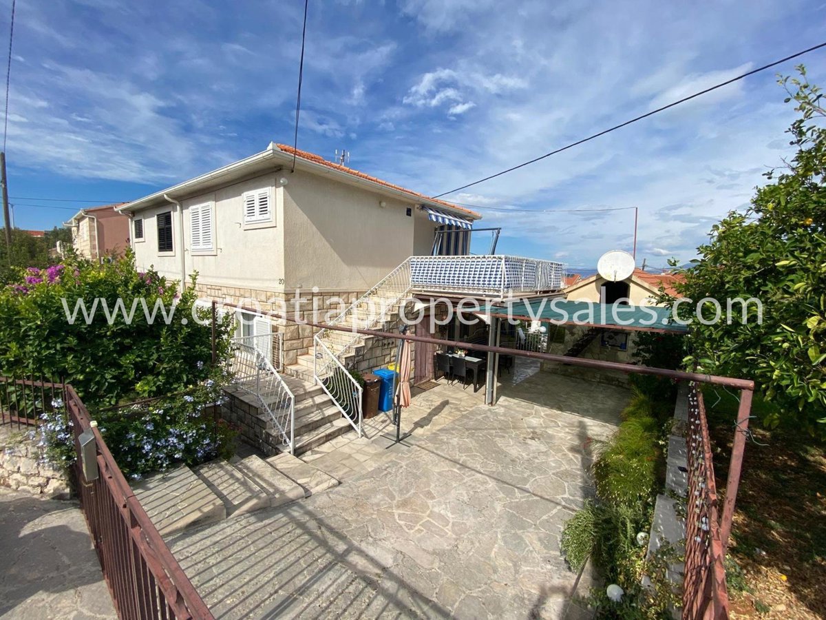 Дом BRAČ, 450.000 €