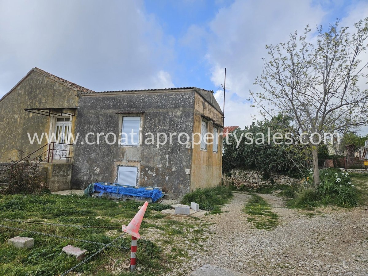 Дом VIS, 100.000 €