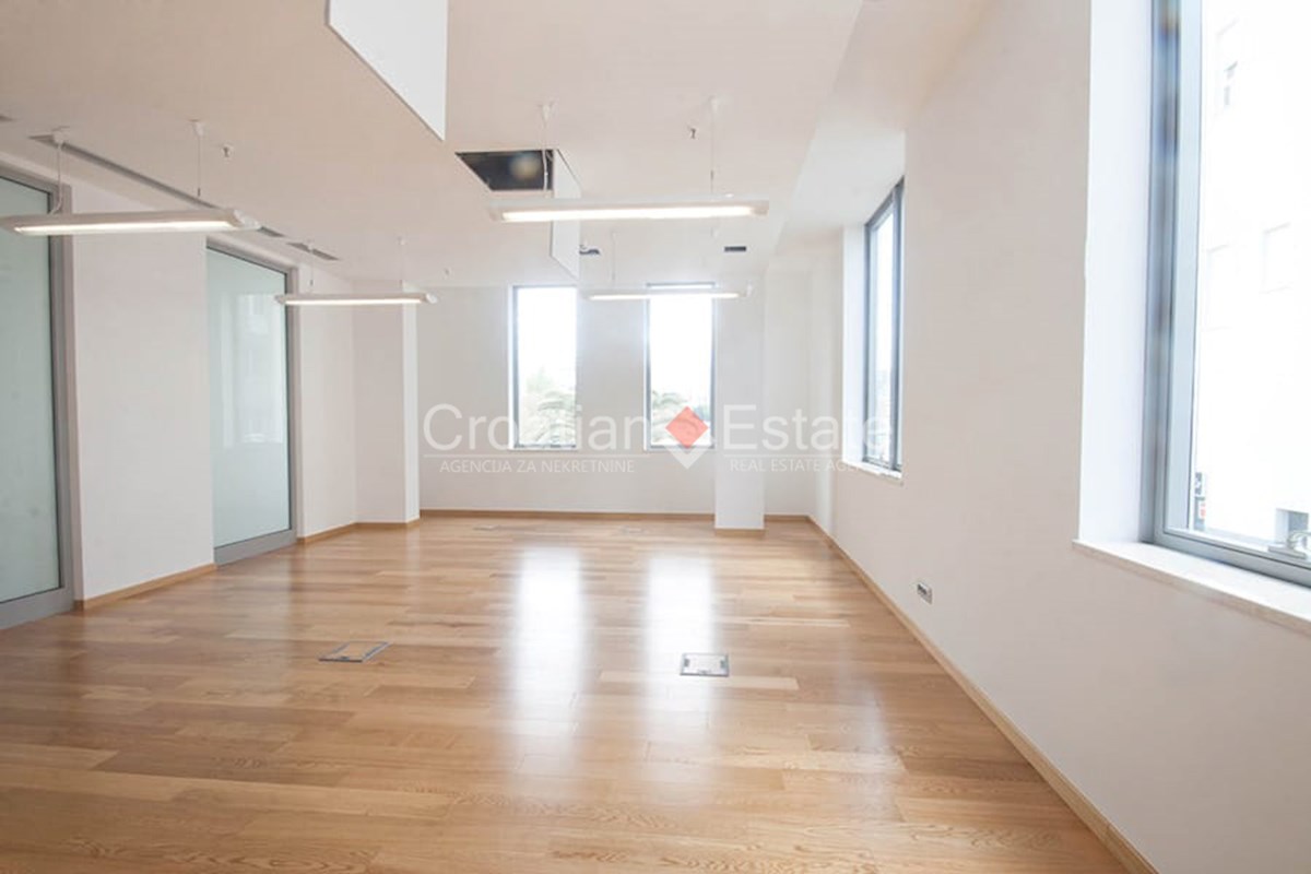 Коммерческая площадь SPLIT, 1.900 €