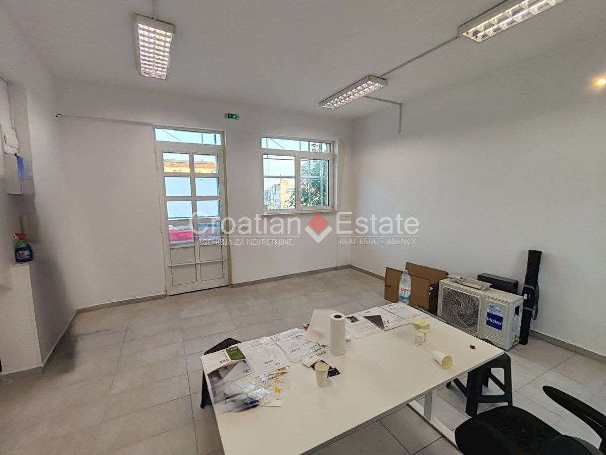 Locale commerciale SPLIT, 500 €