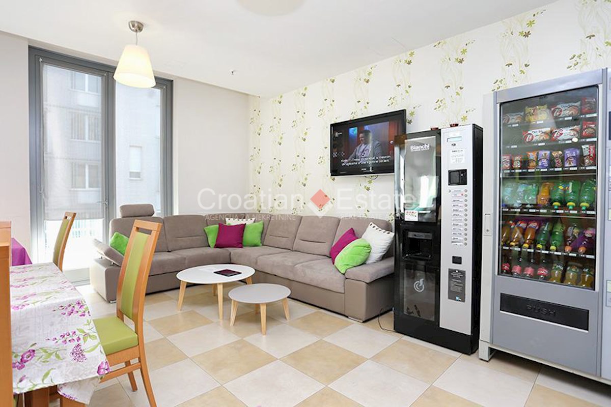 Locale commerciale SPLIT, 1.100 €