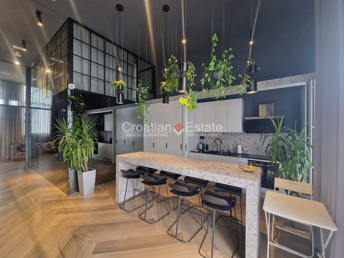 Locale commerciale SPLIT, 4.000 €