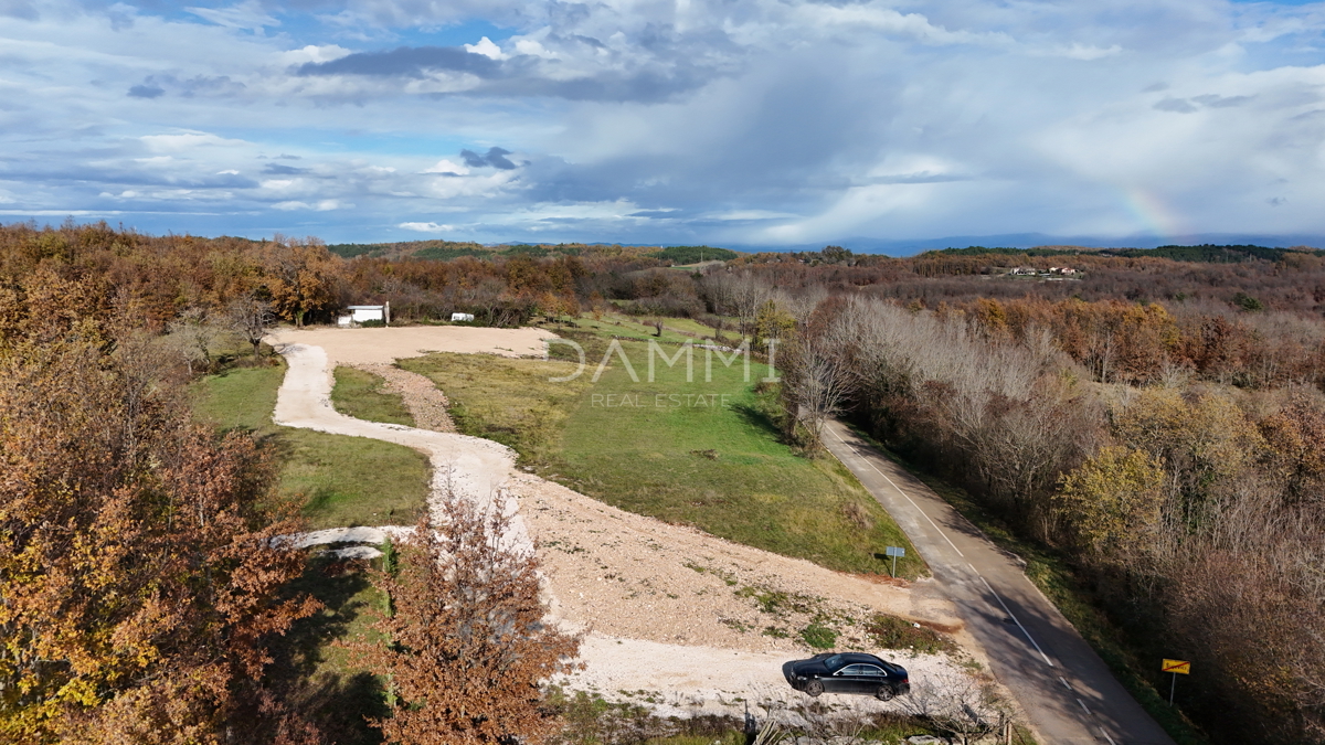 Terreno PAZIN, 350.000 €