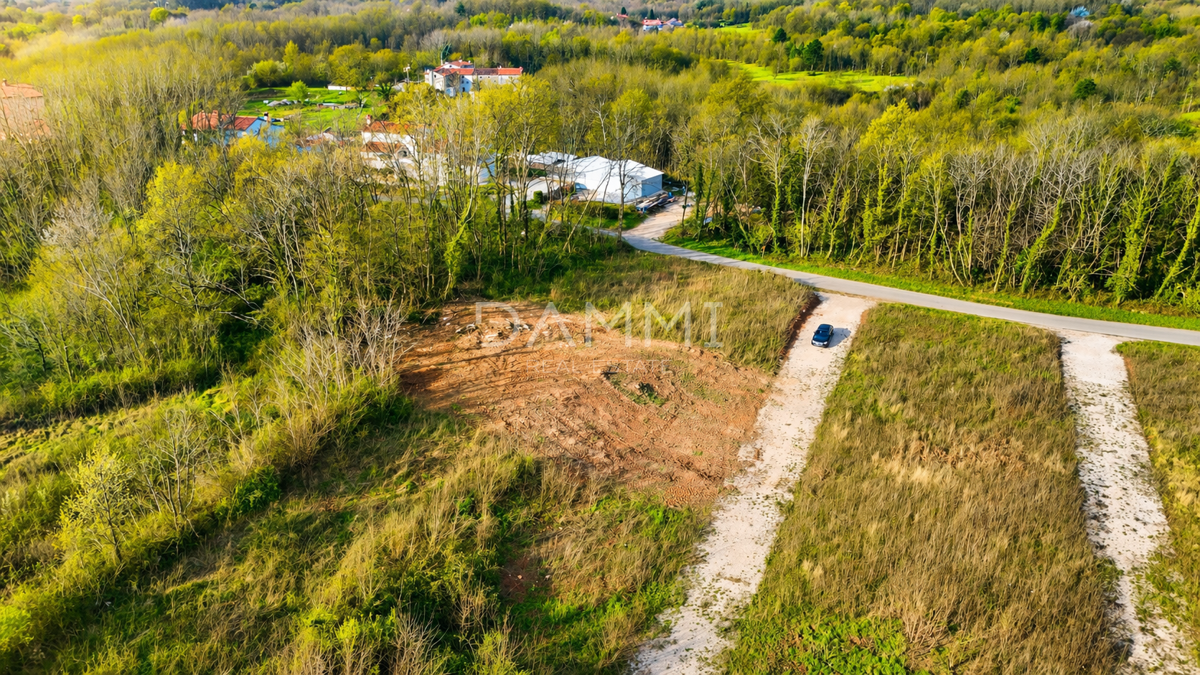 Участок LABIN, 69.000 €