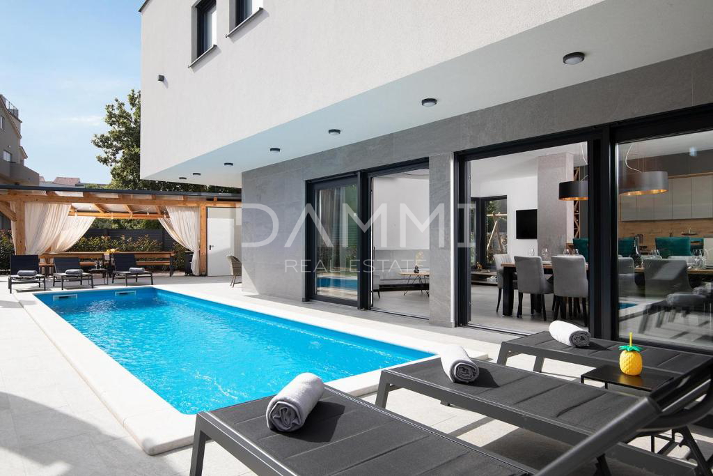 Casa MEDULIN, 950.000 €