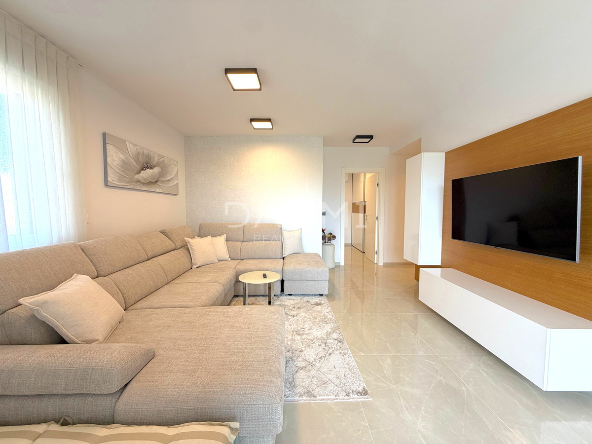 Appartamento POREČ, 395.000 €