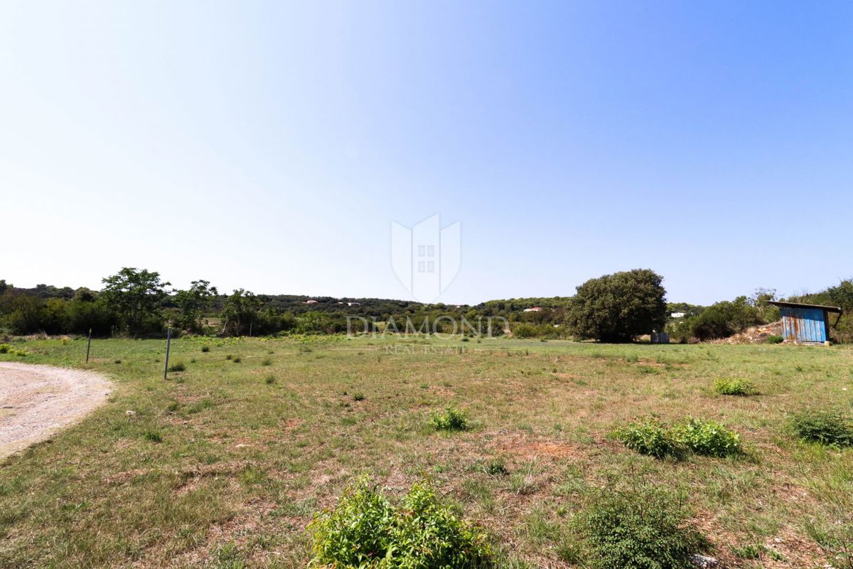 Terreno PULA, 600.000 €