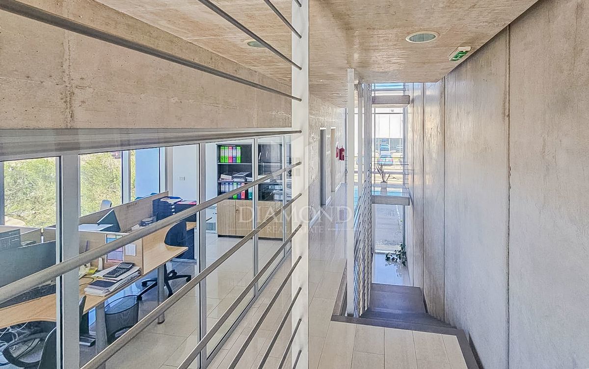 Коммерческая площадь NOVIGRAD, 1.690.000 €