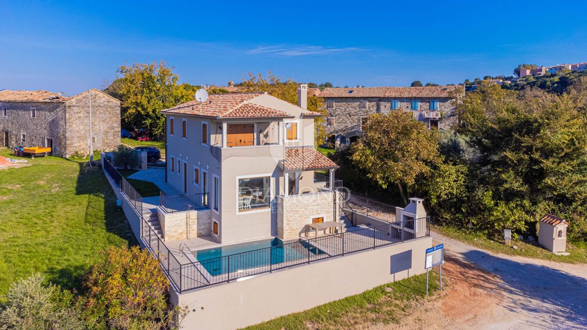 Casa GROŽNJAN, 630.000 €