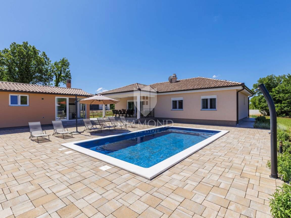 Дом LABIN, 620.000 €