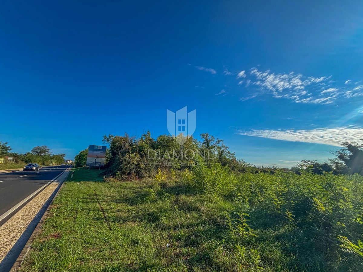 Участок UMAG, 618.000 €