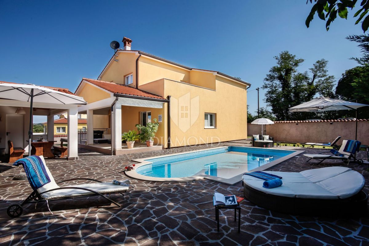 Casa LABIN, 425.000 €