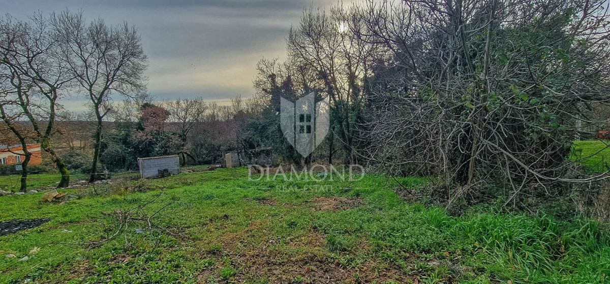 Участок BRTONIGLA, 186.000 €