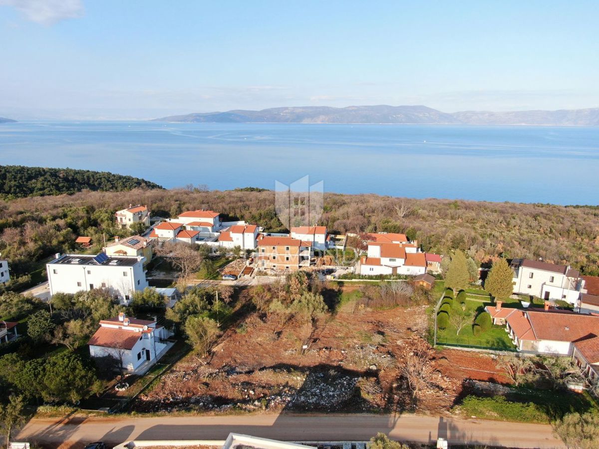 Участок LABIN, 160.000 €