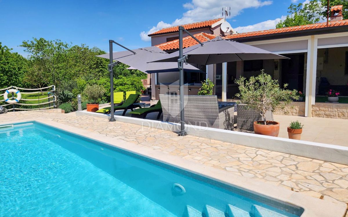 Дом LABIN, 388.000 €