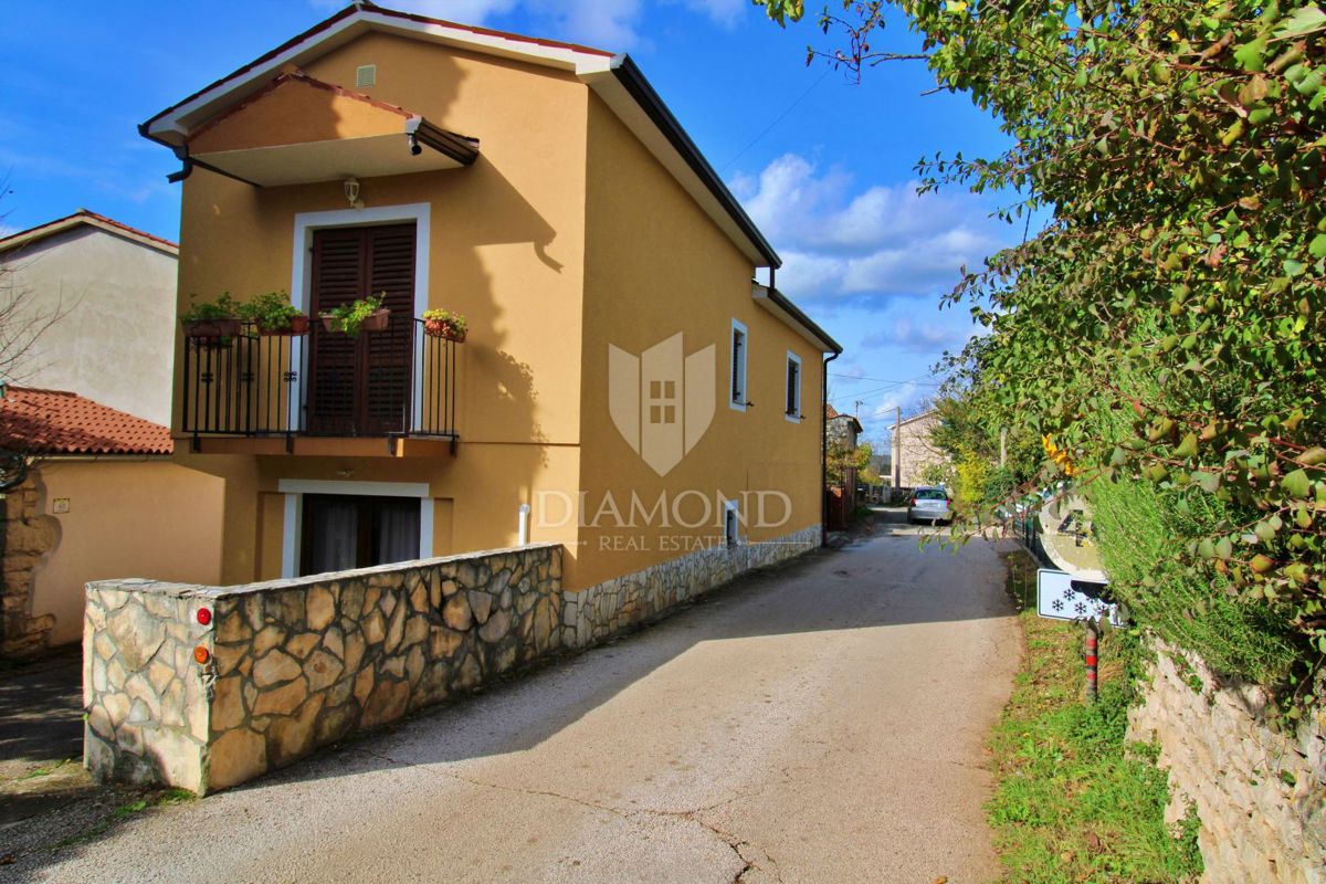 Дом LABIN, 275.000 €