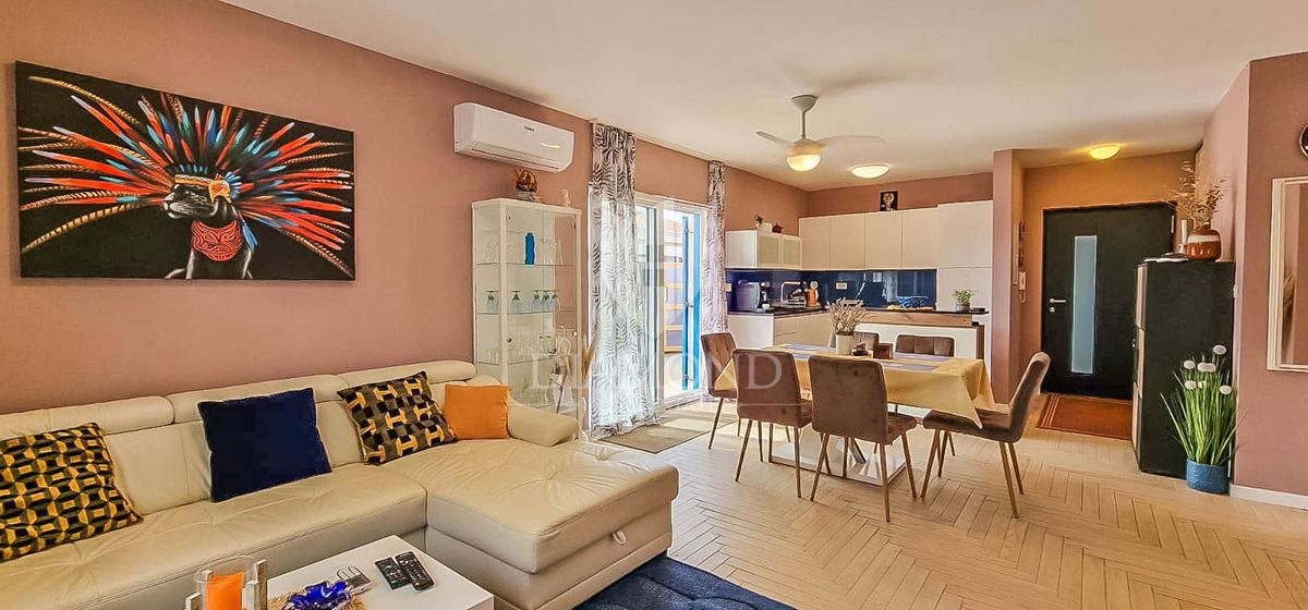 Casa NOVIGRAD, 390.000 €