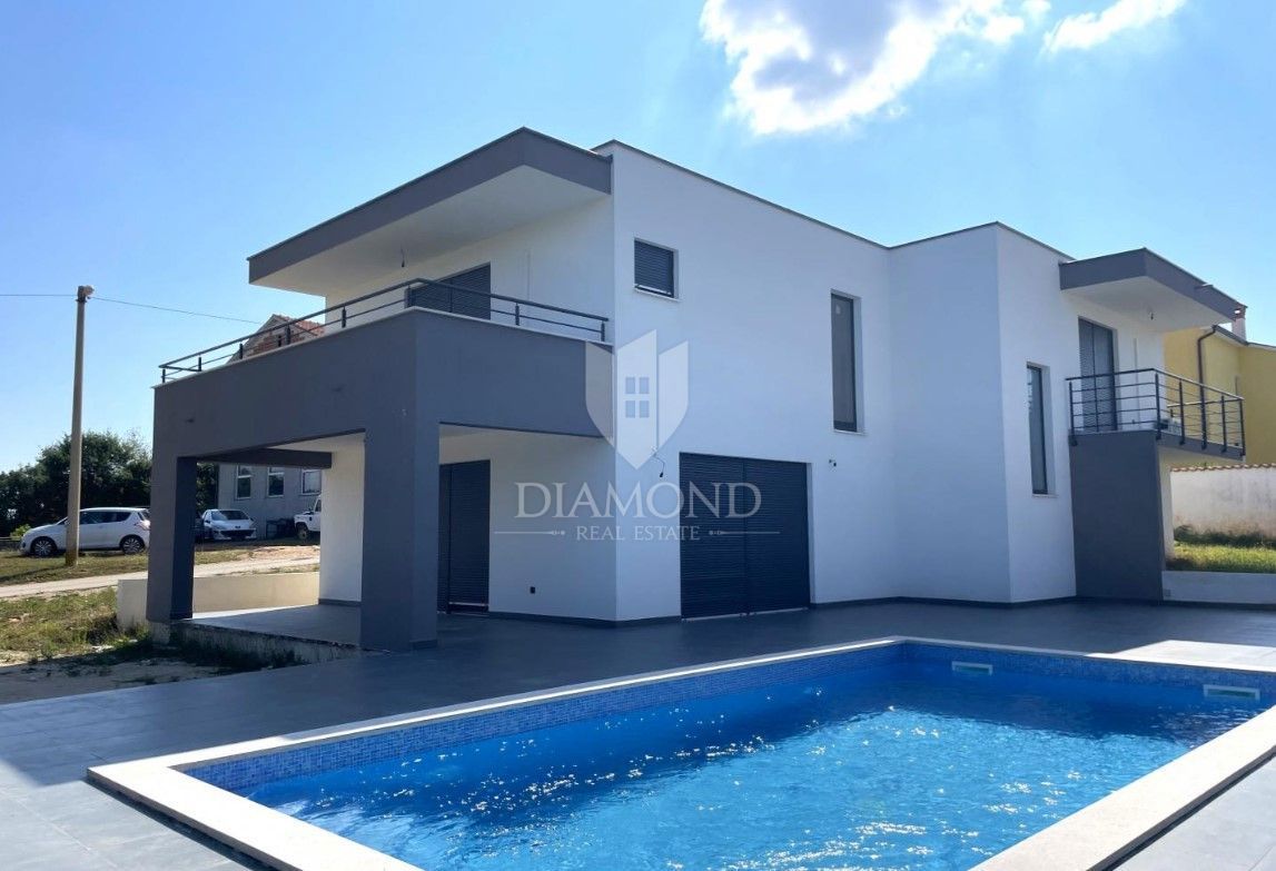 Дом LABIN, 430.000 €