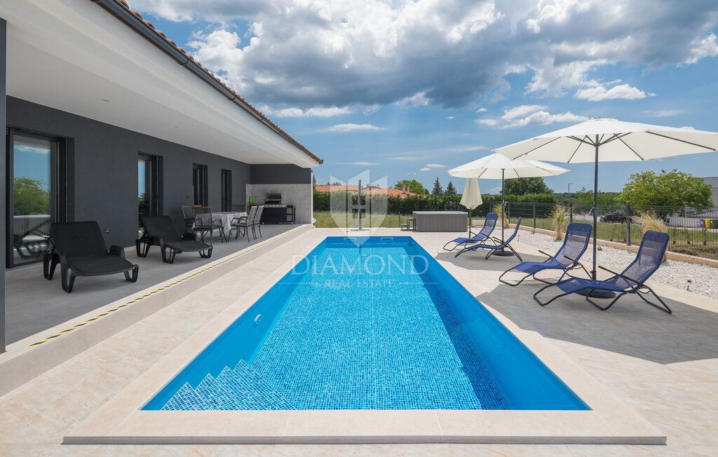 Casa ŽMINJ, 400.000 €