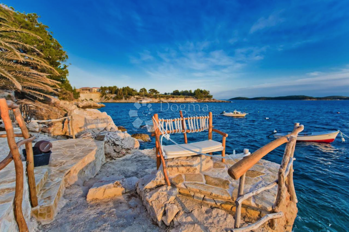 HVAR