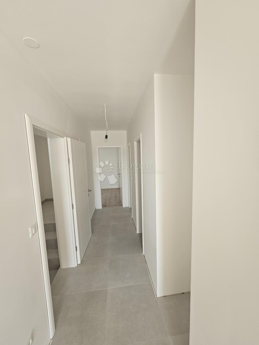 KAŠTEL SUĆURAC