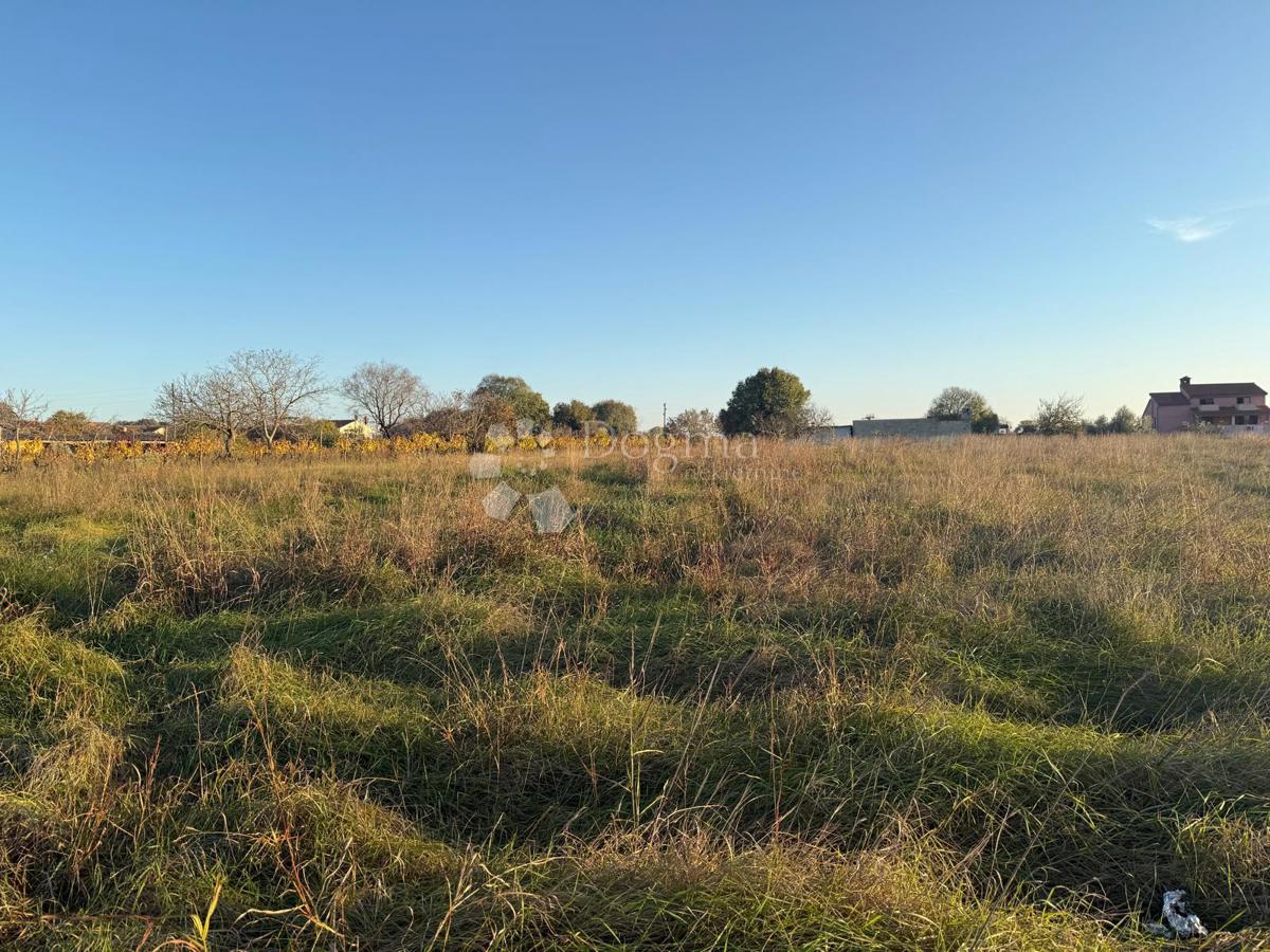 Участок SVETVINČENAT, 73.000 €