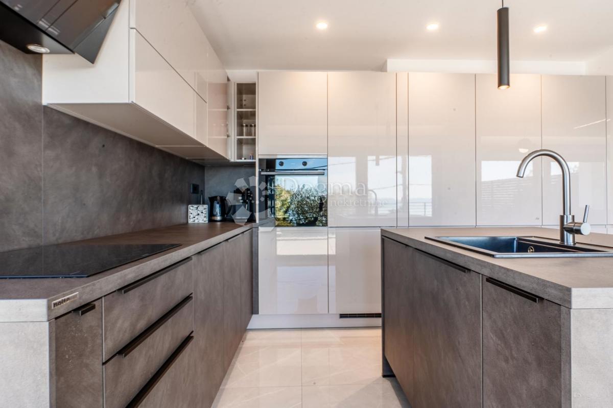 KOSTRENA SVETA LUCIJA