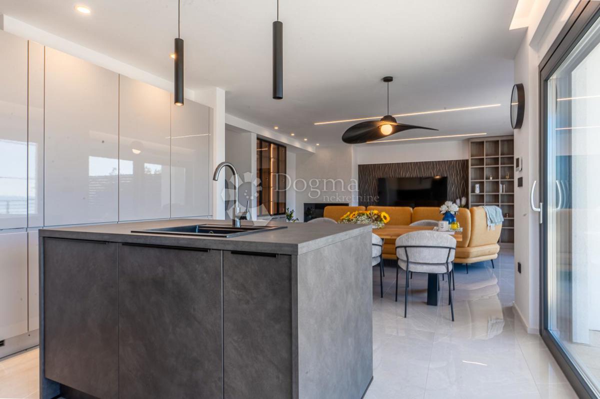 KOSTRENA SVETA LUCIJA