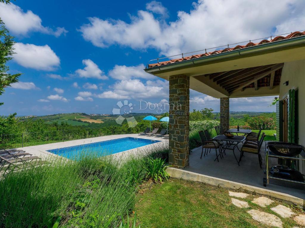 Дом BUJE, 800.000 €