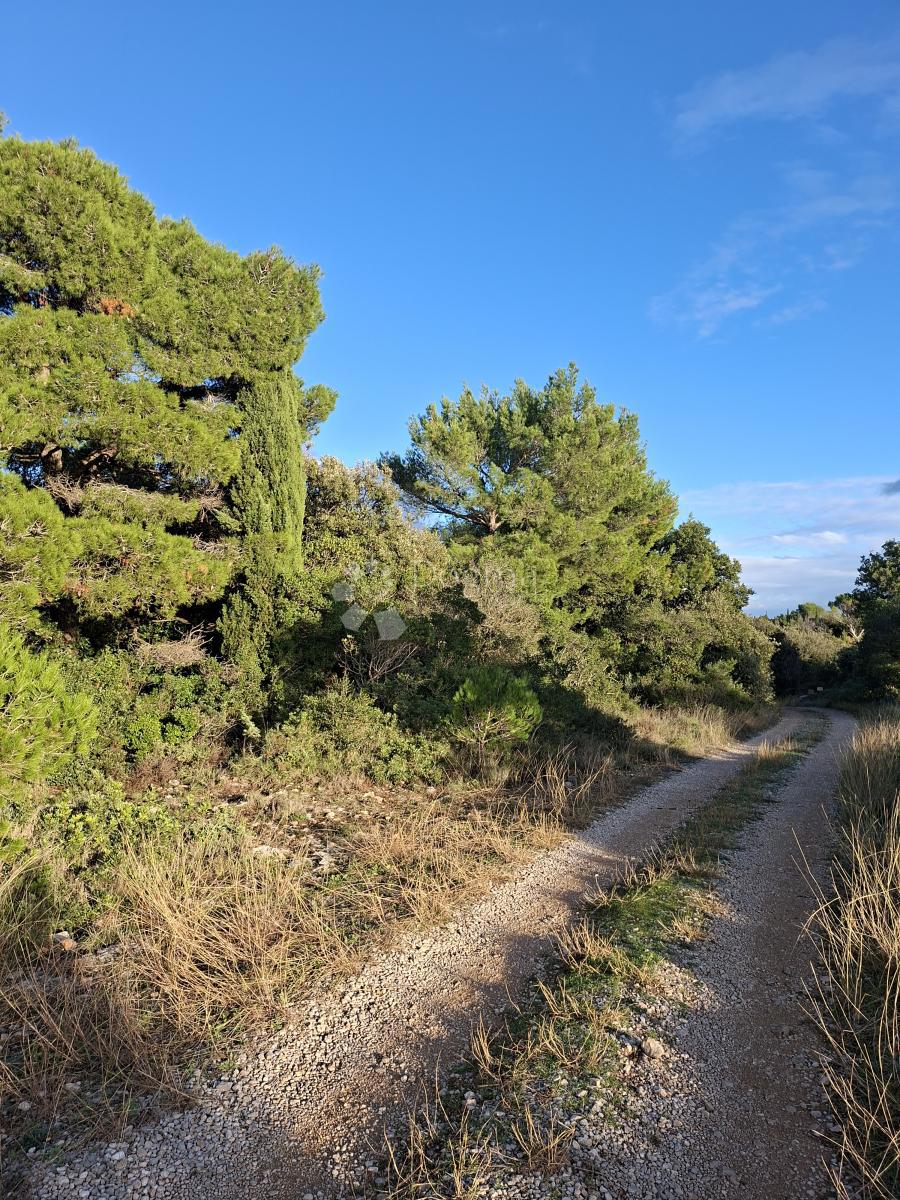 Участок KONAVLE, 71.000 €