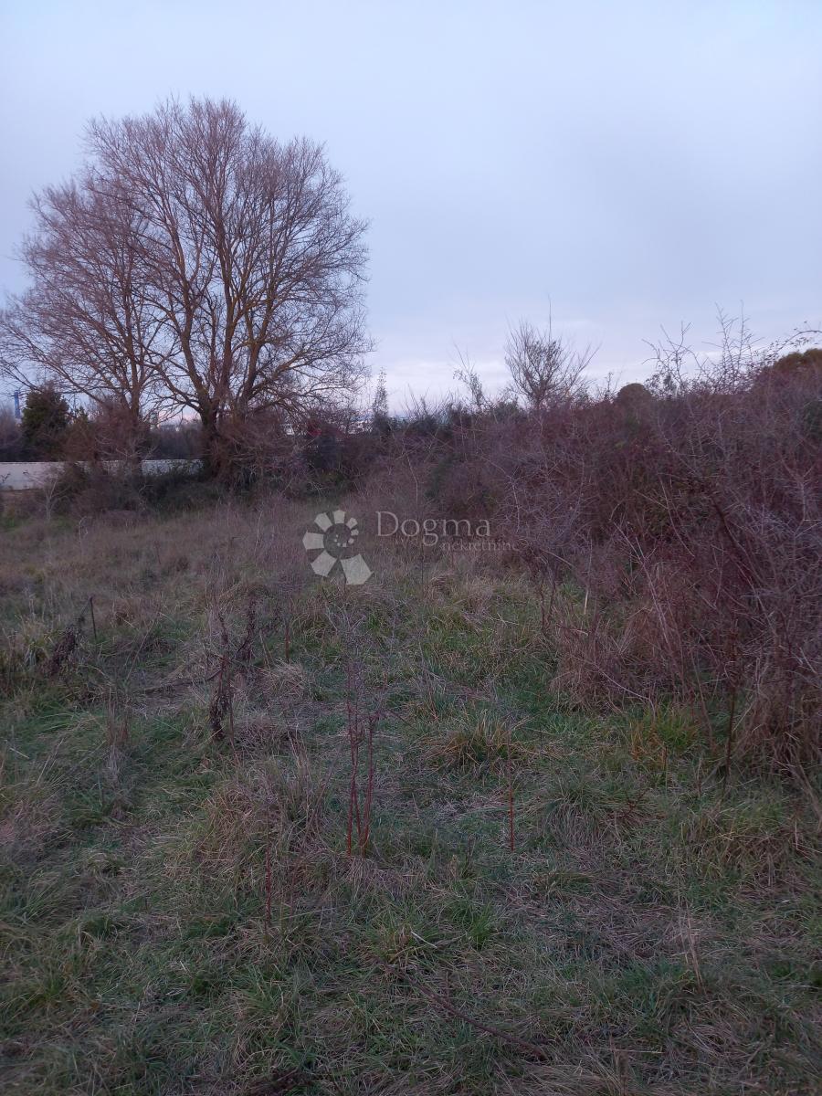 Участок ZADAR, 99.999.999 €