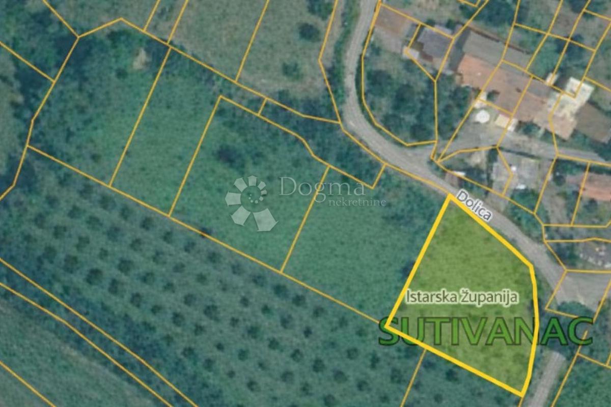 Участок BARBAN, 75.000 €