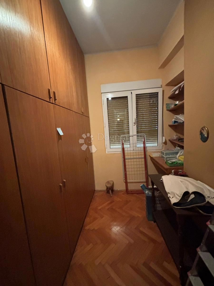MANUŠ