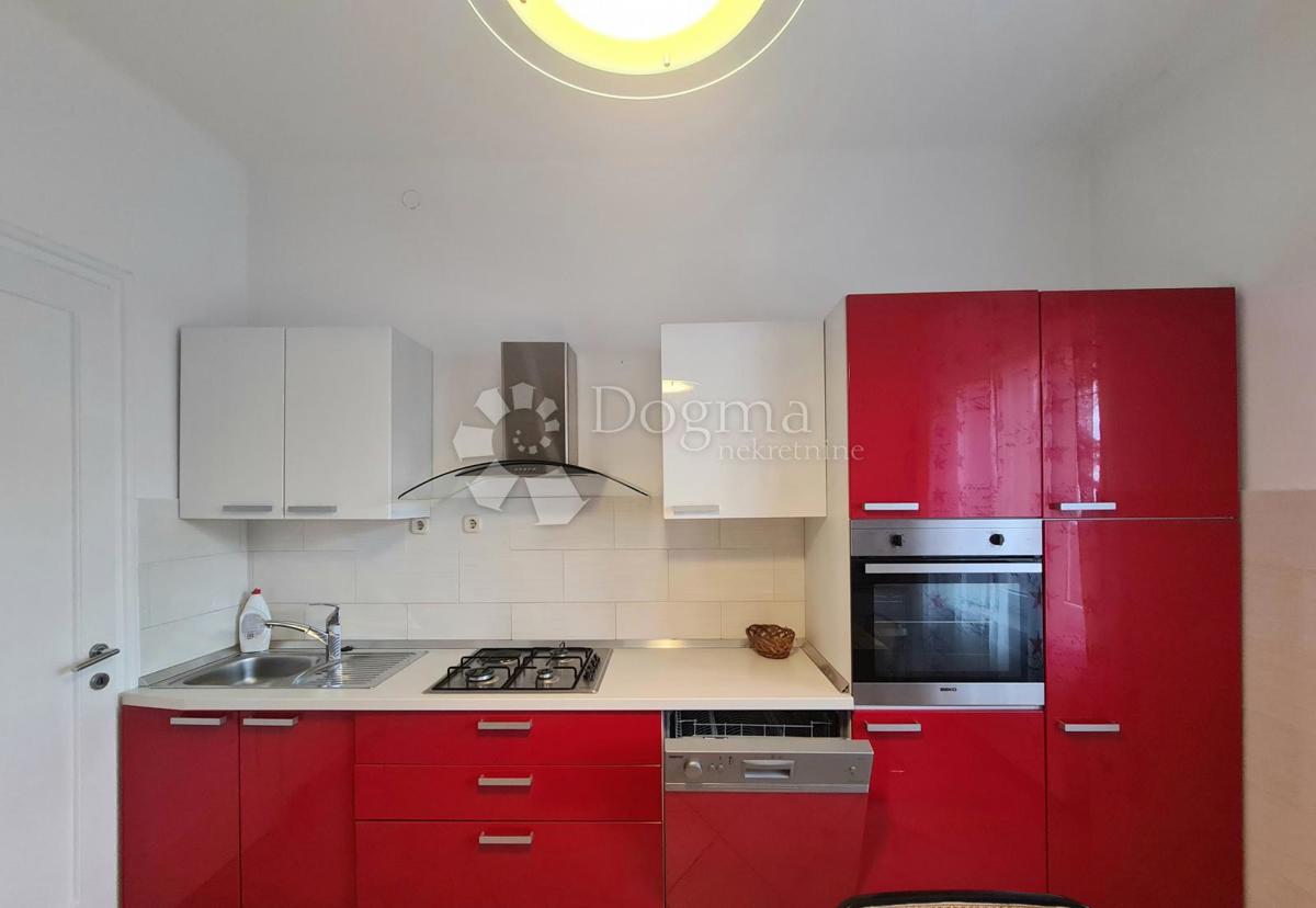 Appartamento RIJEKA, 700 €