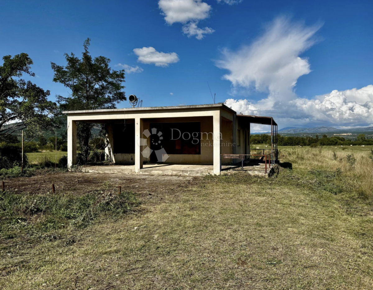 Casa DRNIŠ, 99.999 €