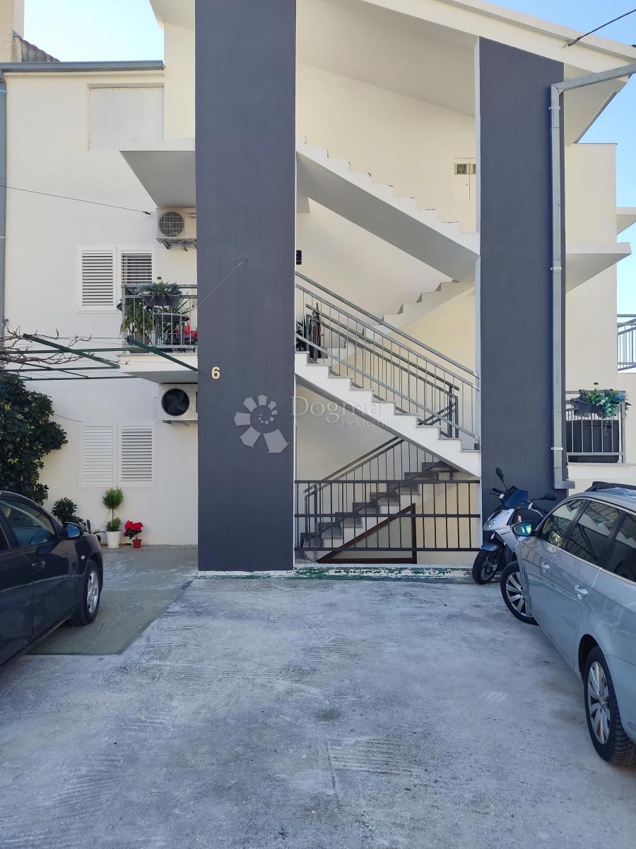 Квартира DUGI RAT, 300.000 €