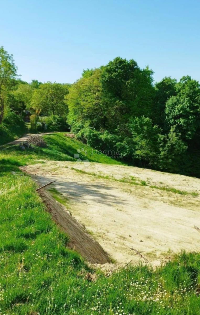 Участок SVETI MARTIN NA MURI