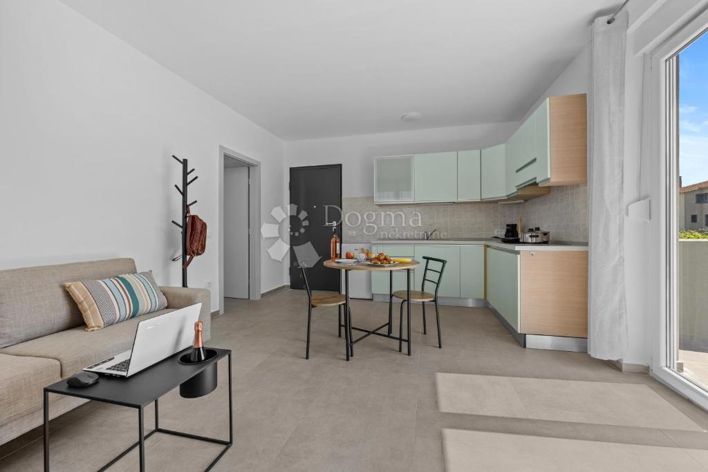Flat Valdebek, Pula, 73m2