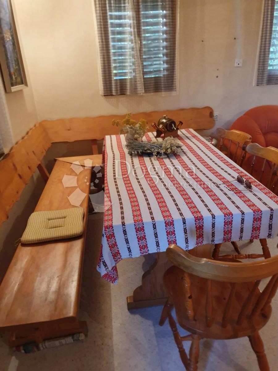NATKRIŽOVLJAN
