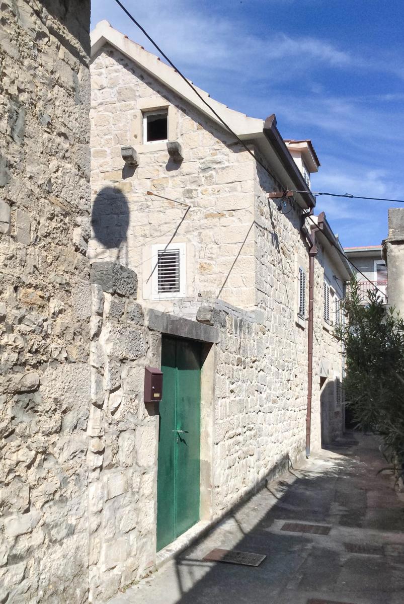 KAŠTEL STARI